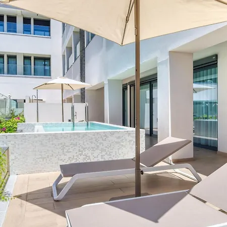 Acqua Blue 3h, A In Madeira *